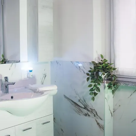 House Апартаменты *