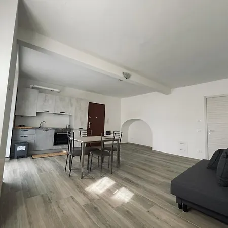 House Apartment *